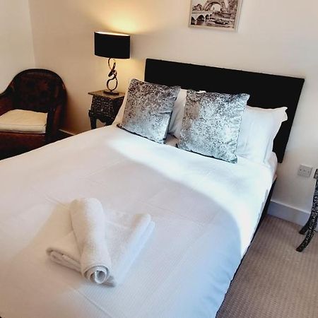 Luxury Waterside Apartment Canary Wharf Londen Buitenkant foto