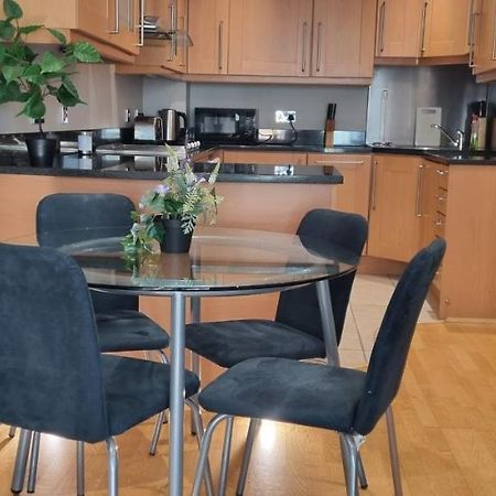 Luxury Waterside Apartment Canary Wharf Londen Buitenkant foto