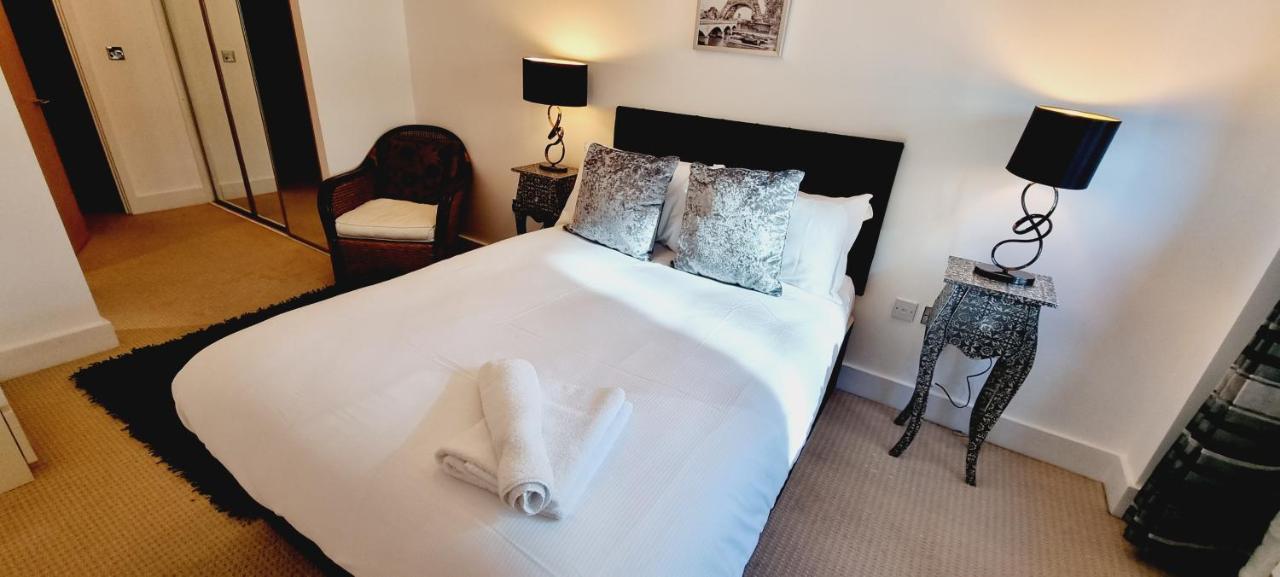Luxury Waterside Apartment Canary Wharf Londen Buitenkant foto