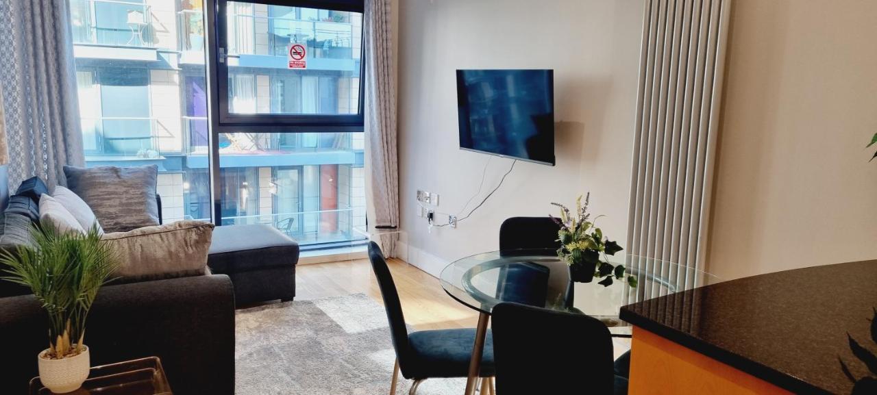 Luxury Waterside Apartment Canary Wharf Londen Buitenkant foto