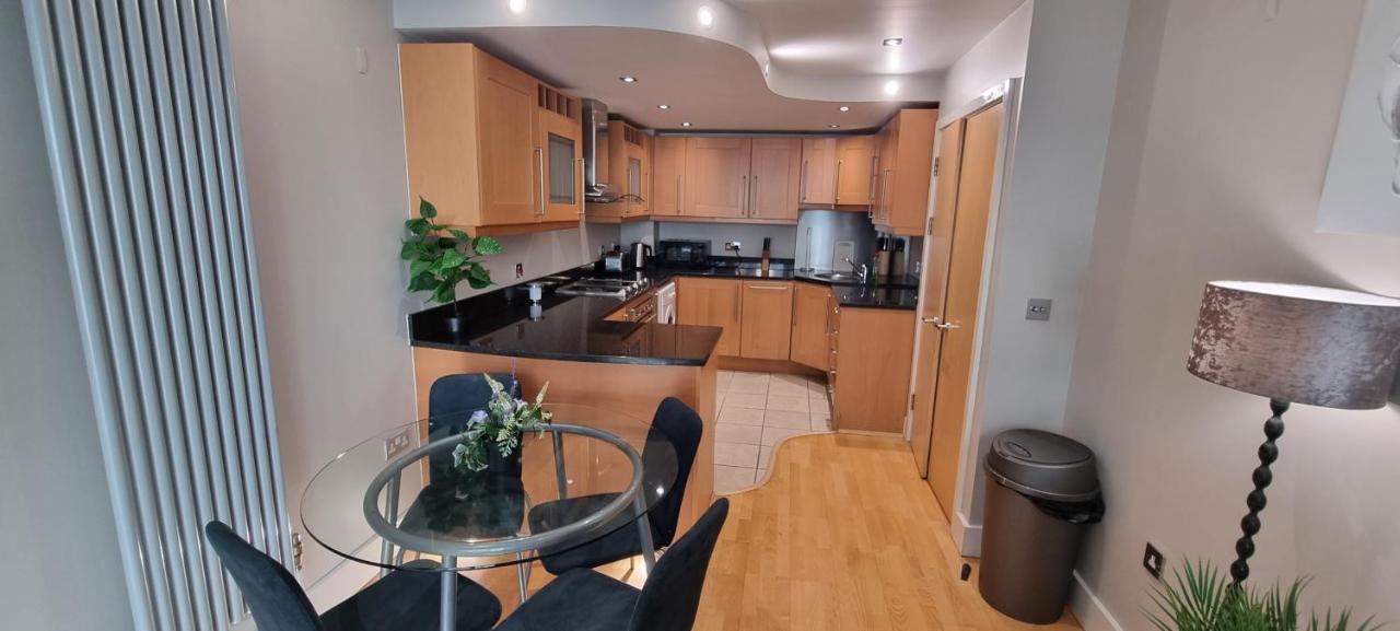 Luxury Waterside Apartment Canary Wharf Londen Buitenkant foto