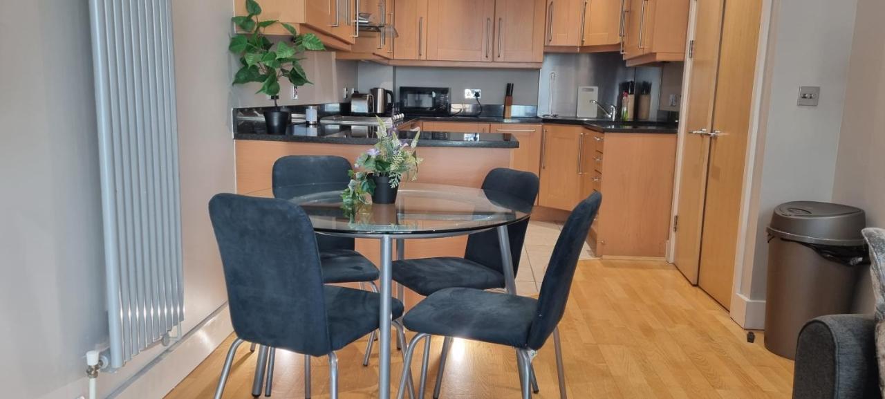 Luxury Waterside Apartment Canary Wharf Londen Buitenkant foto