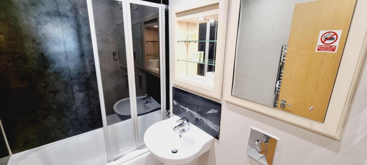 Luxury Waterside Apartment Canary Wharf Londen Buitenkant foto